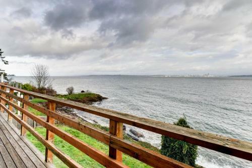 Rockaway Retreat