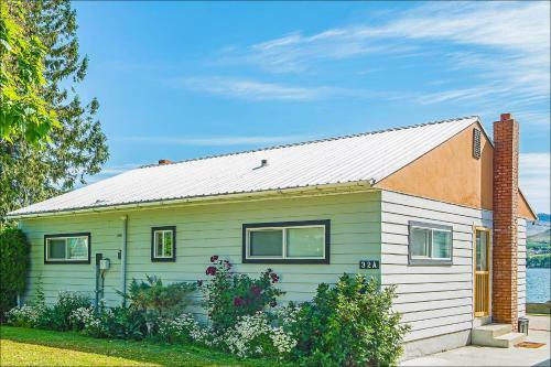 Lake Level Cottages
