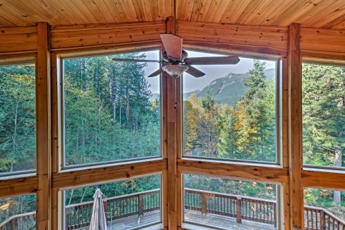 Grizzly Tower Packwood Cabin With Forest Views!