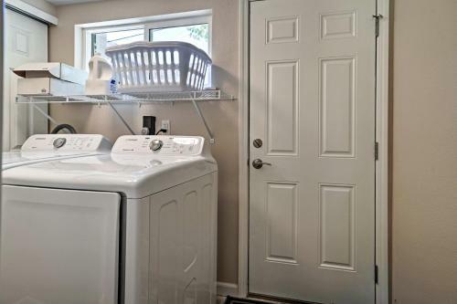 Lovely Pasco Home With Yard - Near Tri-cities Airport