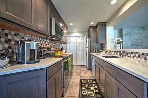 Lovely Pasco Home With Yard - Near Tri-cities Airport