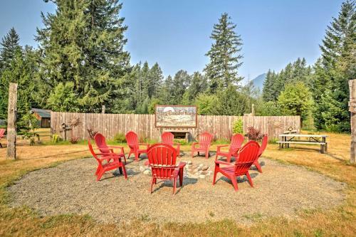Whimsical Packwood Farmhouse With Hot Tub And Fire Pit