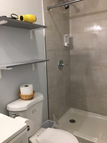 Hostal Rainier Retreat (walk To Metro)