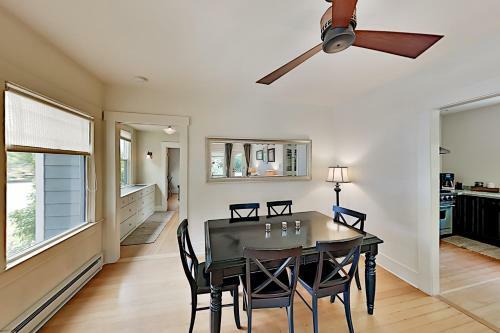 Apartamento Phinney Ridge Flat - Backyard Oasis With Grill Duplex