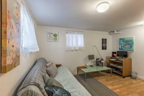 Lake Union 1 Br Suite