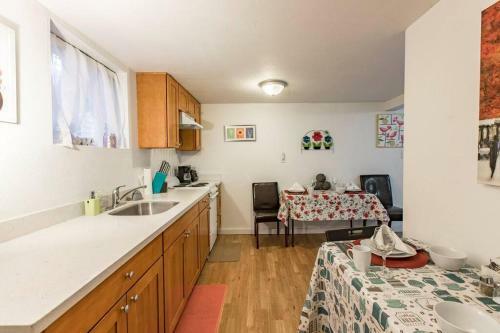 Lake Union 1 Br Suite