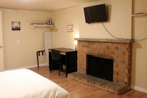 Hostal Brighton Retreat (walk To Metro)