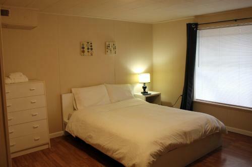 Hostal Brighton Retreat (walk To Metro)