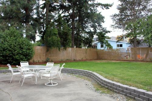 Hostal Brighton Retreat (walk To Metro)