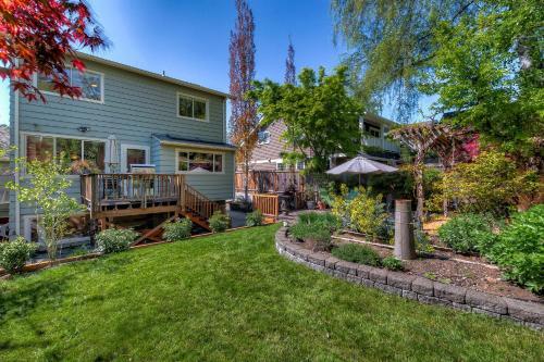 Lovely Laurelhurst Home Home