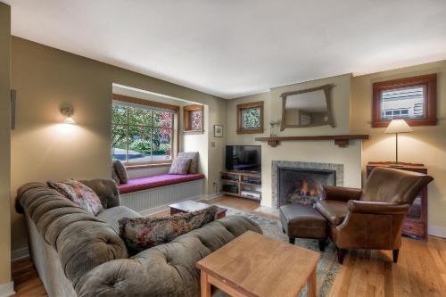 Lovely Laurelhurst Home Home