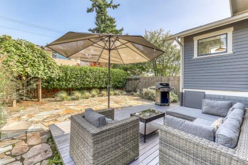 Classic Craftsman - 3 Bed 2 Bath Vacation Home In Green Lake