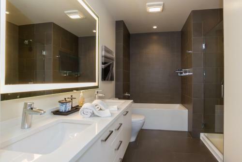 Downtown Seattle Convention Center Apartments