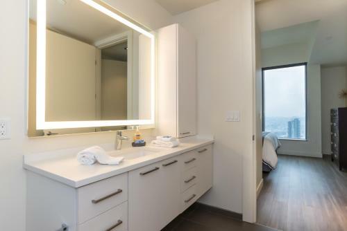 Downtown Seattle Convention Center Apartments