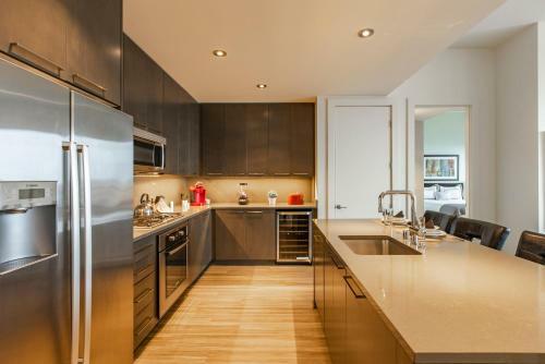 Downtown Seattle Convention Center Apartments