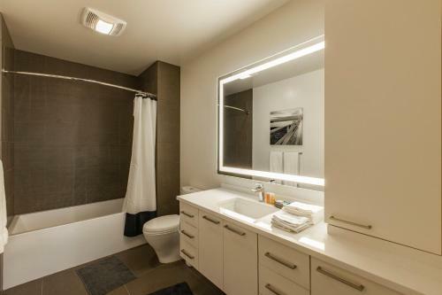 Downtown Seattle Convention Center Apartments