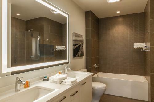 Downtown Seattle Convention Center Apartments