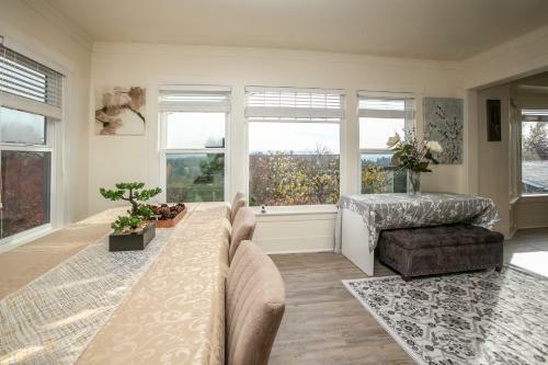 Arboretum View Evergreen Private Room