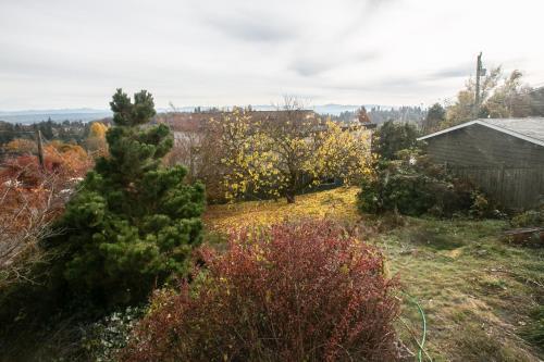 Arboretum View Evergreen Private Room