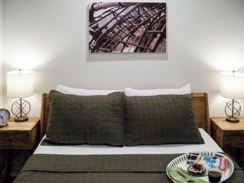 Apartamento New Listing! Chic Capitol Hill Condo With Courtyards Condo