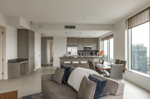 Pike And Pine Apartments