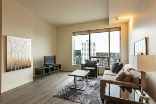 Pike And Pine Apartments
