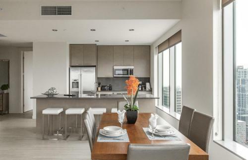 Pike And Pine Apartments