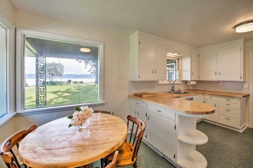 Waterfront Home - Easy Access To Olympic Peninsula