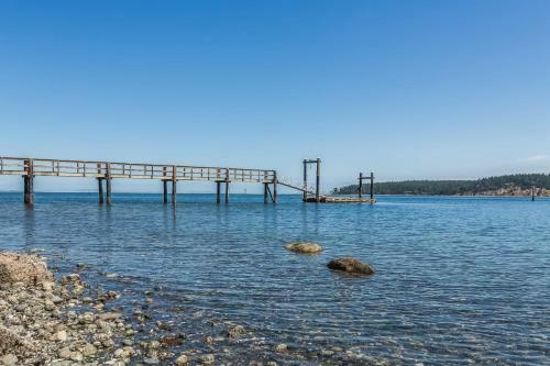Waterfront Home - Easy Access To Olympic Peninsula
