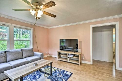 Downtown Home Walk To River, Shops And Dining!