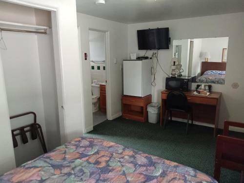 Eight Bar B Motel