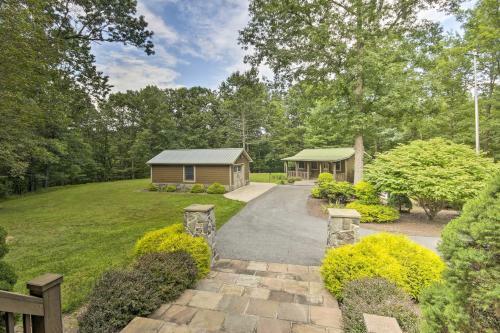 Creekside Berkeley Springs Cabin On 35 Acres!