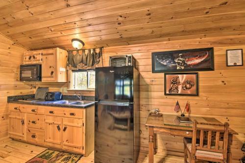 Pet-friendly Semper Fi Cabin With Fire Pit!
