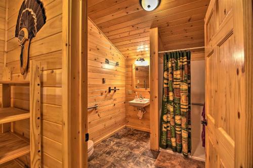 Hooah Cabin Retreat With Grill And Step Free!