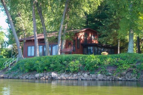 Eagles Nest Situated On The Wisconsin River