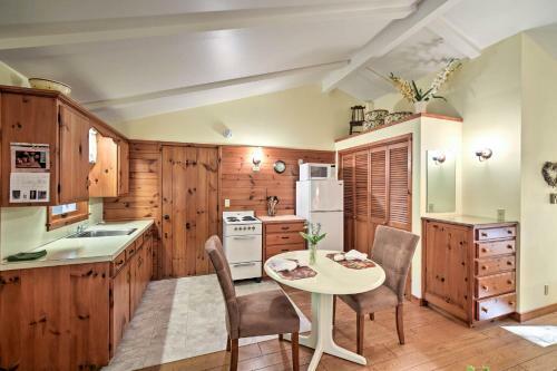 Pine Cottage Duplex With Deck - Walk To State Park