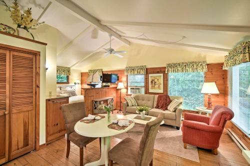 Pine Cottage Duplex With Deck - Walk To State Park