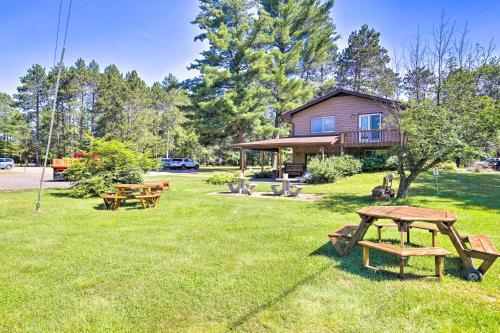Cranberry And Wine Farm Home With Trail Access!