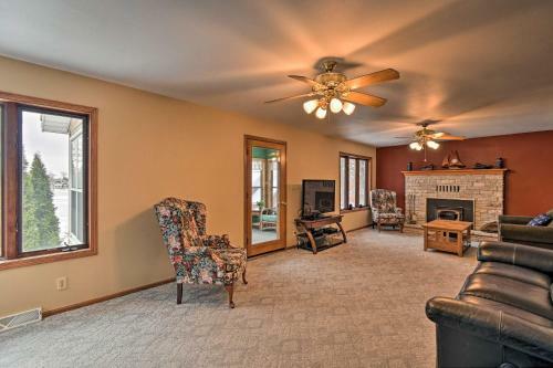 Waterfront Fond Du Lac Home On Deneveu Lake!