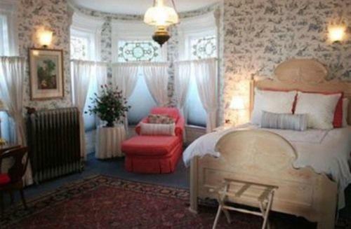 M&m Victorian Bed And Breakfast