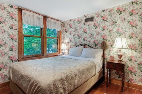 Laughing Loon Lodge