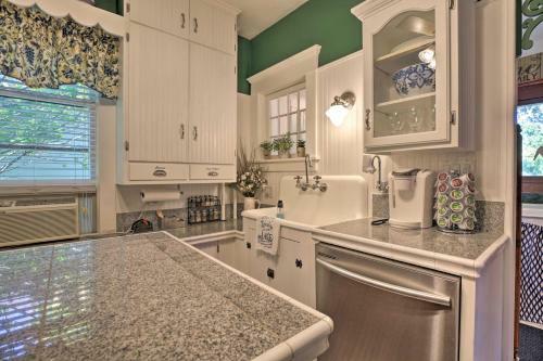 Large, Pristine Lake Geneva Home In Downtown!