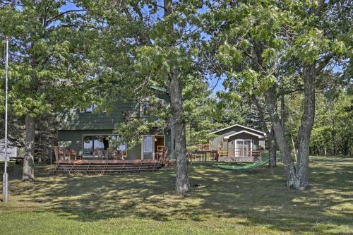 Lakefront Cabin With Boathouse, Canoe, Deck And Sauna!