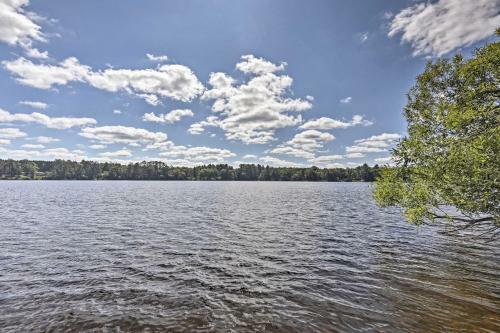 Lakefront Cabin With Boathouse, Canoe, Deck And Sauna!