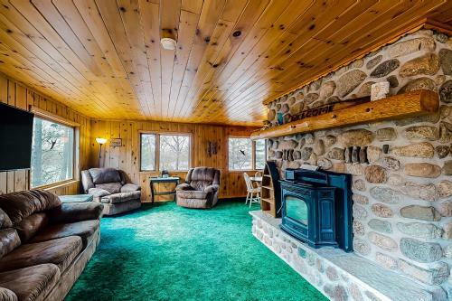 Mitten Lake Retreat