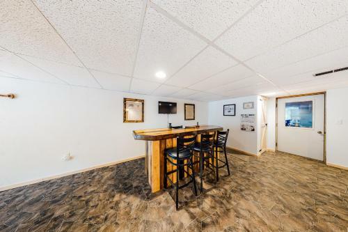 Mitten Lake Retreat