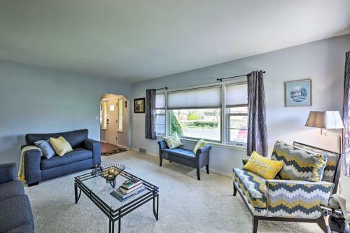 Cozy Manitowoc Home - Block To Lake Michigan!