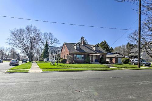 Cozy Manitowoc Home - Block To Lake Michigan!