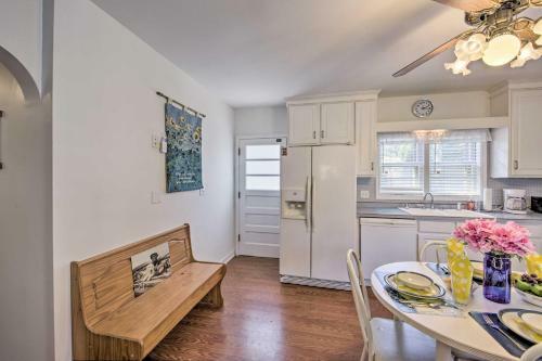 Cozy Manitowoc Home - Block To Lake Michigan!
