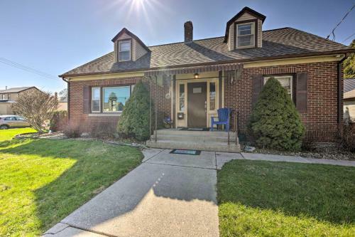 Cozy Manitowoc Home - Block To Lake Michigan!